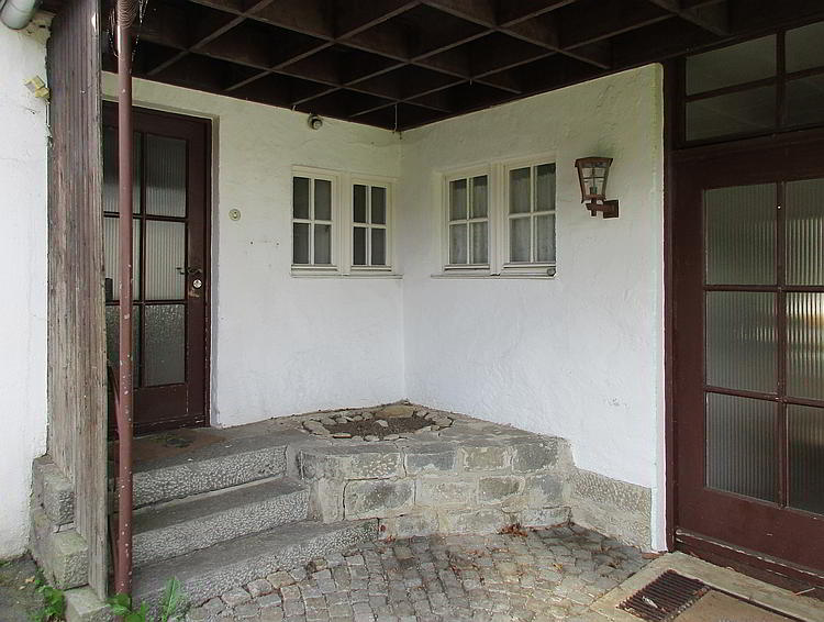 Evangelischer Kirche in Wegscheid, Ansicht Zugang zu Kirche und Wohnung