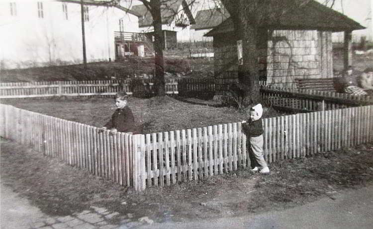 kapelle_mit-zaun_750-01